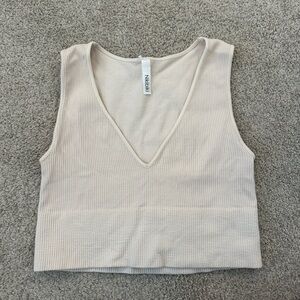 Nikibiki Crop Top